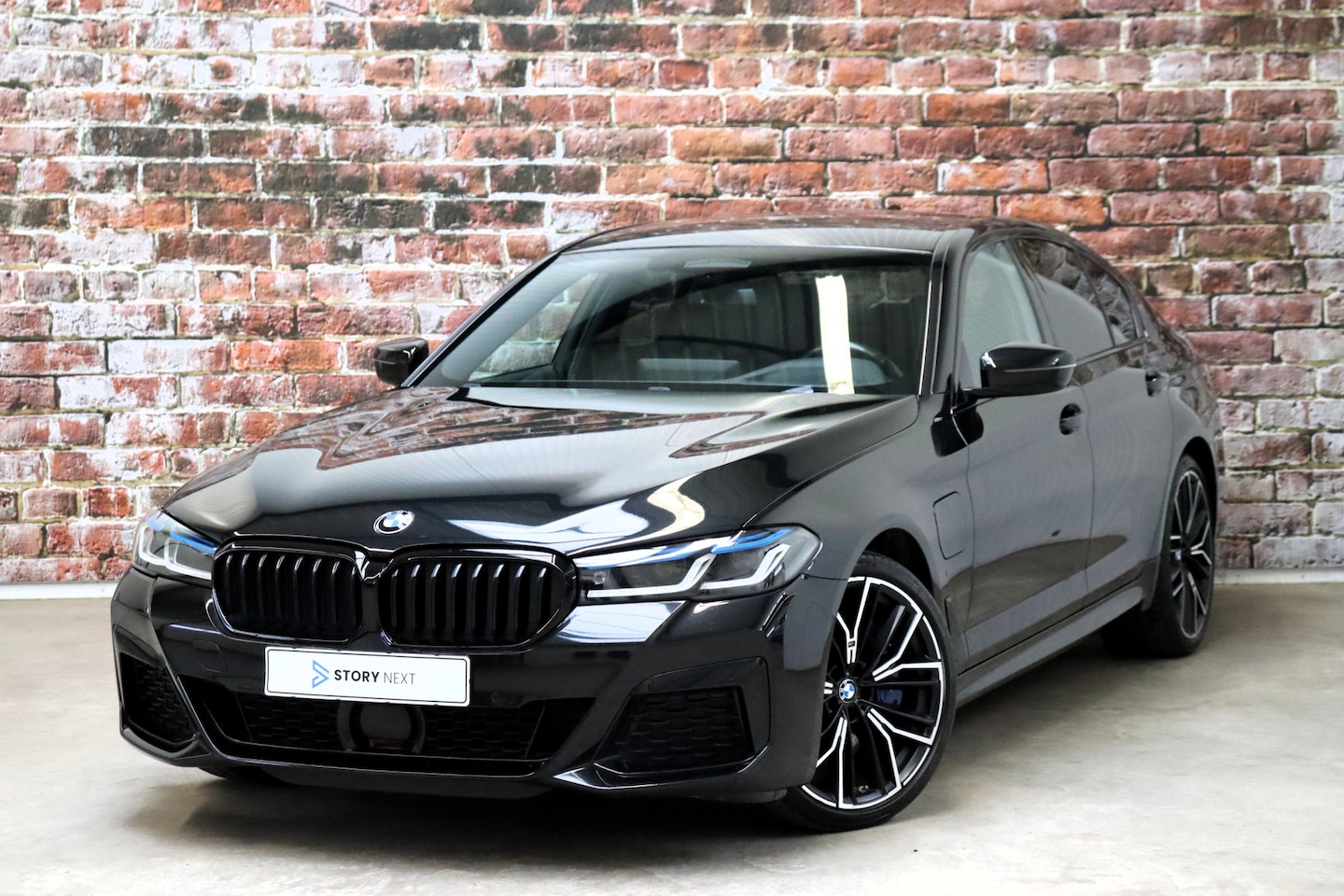 BMW 5-serie - 545e xDrive High Executive M Sport Pakket Automaat / Driving Assistant Professional / SOH - AutoWereld.nl