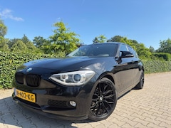 BMW 1-serie - 116i Sport Edition 5-Deurs , Clima / Cruise / Schuifdak / Navi / Led / Xenon / 18" Lm / Sp
