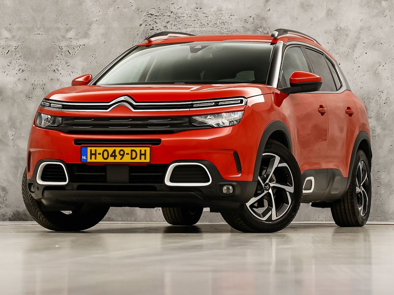 Citroën C5 Aircross - 1.2 PureTech Sport (APPLE CARPLAY, GROOT NAVI, 360 CAMERA, LEDER, ELEK SPORTSTOELEN, STOEL - AutoWereld.nl