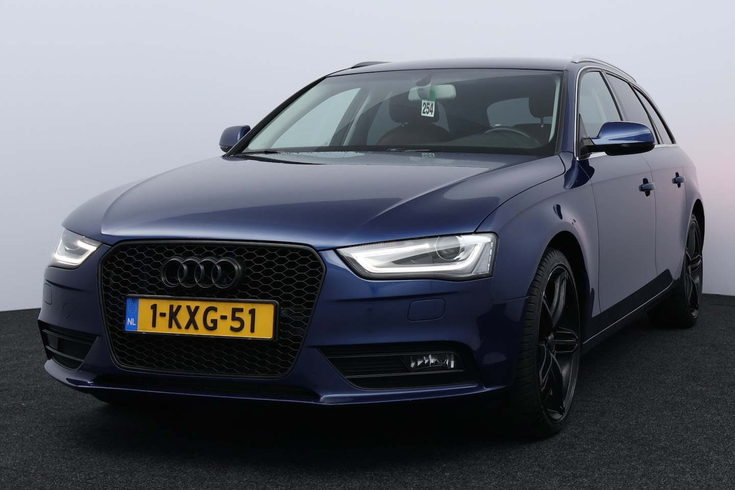 Audi A4 Avant - 1.8 TFSI Business Edition/ Trekhaak!/ Xenon/ 19''LMV/ Clima/ Navi/ Cruise/ Bluetooth/ Mult - AutoWereld.nl