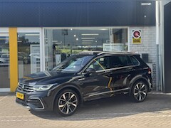 Volkswagen Tiguan - 1.5 TSI R-Line Business | NAP | Panoramadak | Winter Pack | Trekhaak uitklapbaar | LED | C