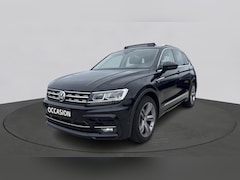 Volkswagen Tiguan - 1.5 TSI ACT Highline | Panoramadak | Trekhaak | Camera | Elec. achterklep | Dynaudio |
