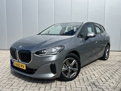 BMW 2-serie Active Tourer - 218i Premium Navigatie Prof Live Cockpit Head-up 360 Camera Adaptieve Led Keyless Dab NL A