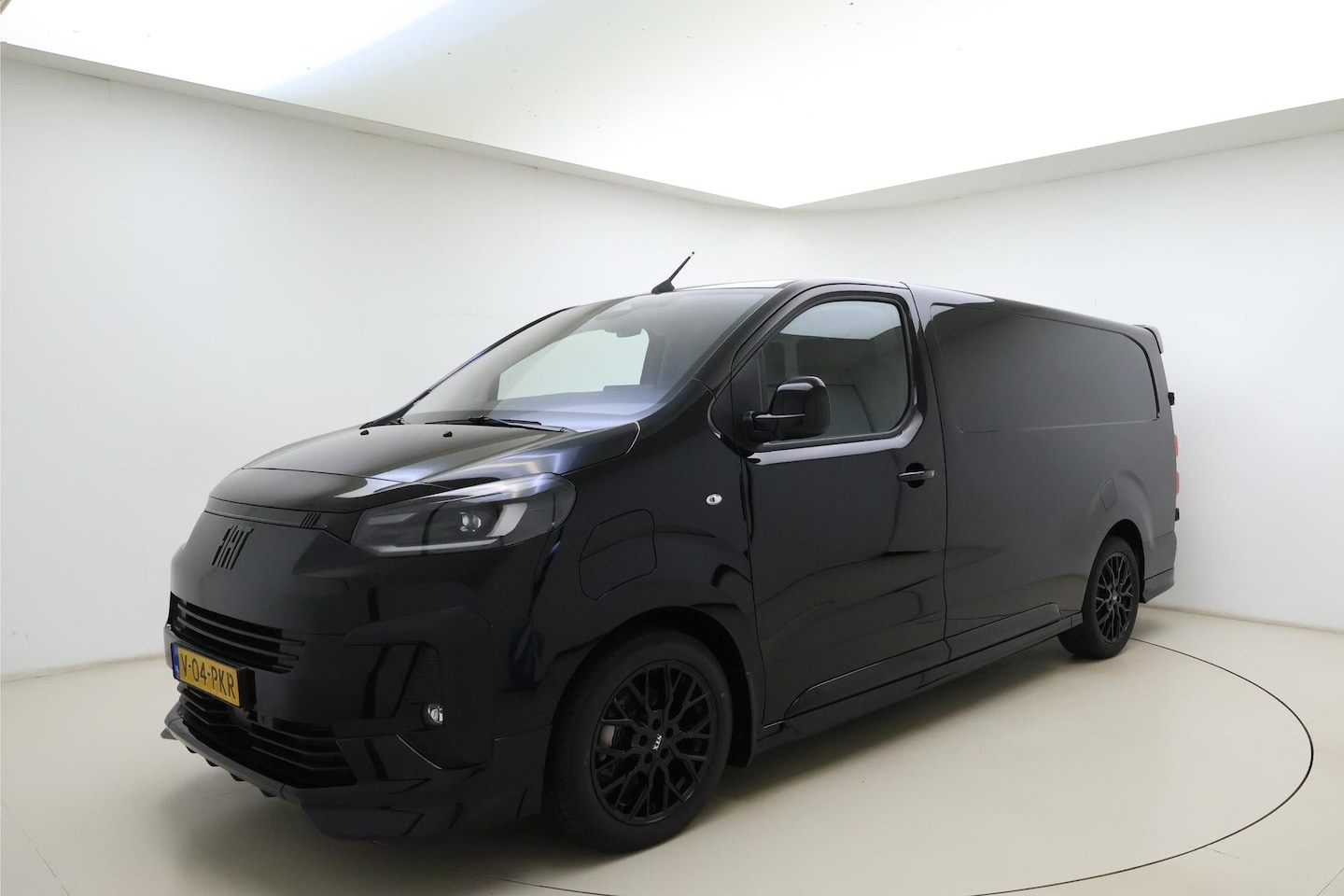 Fiat E-Scudo - L3 75 kWh | STX | Leer | Stoel/-Stuurverwarming | Draadloze telefoonlader | Apple Carplay/ - AutoWereld.nl