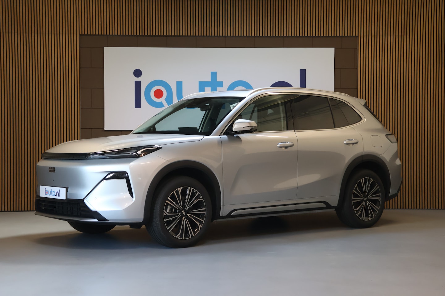 Geely Starray EM-i - 1.5 Max+ Long Range [136km] Pano/Leder/Flyme/Keyless/360/Headup/ACC/19" - AutoWereld.nl