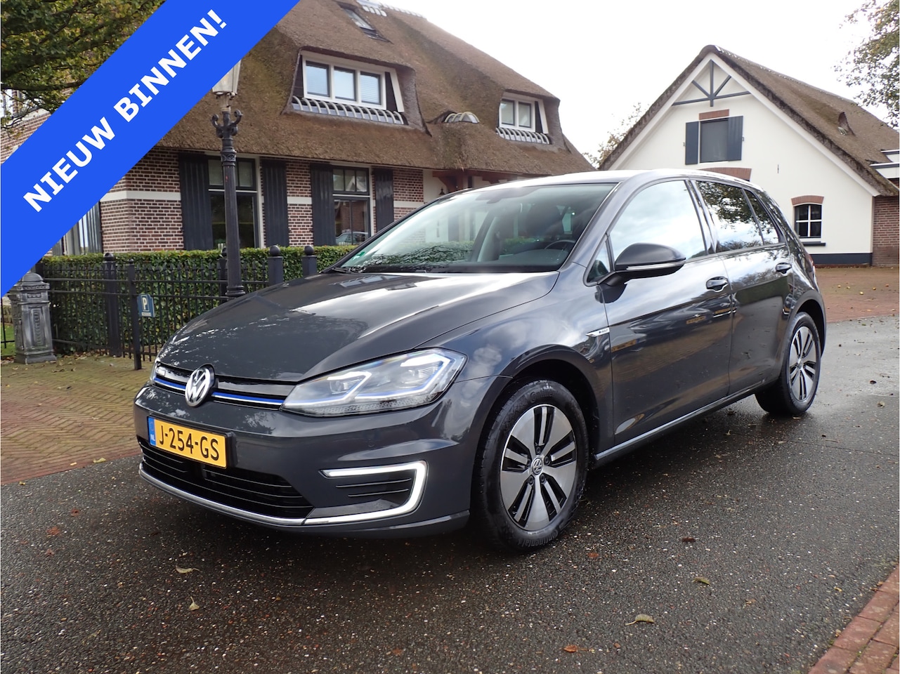 Volkswagen e-Golf - E-DITION 89%SOH // WARMTEPOMP !! CARPLAY / ACC / NAVIGATIE / - AutoWereld.nl