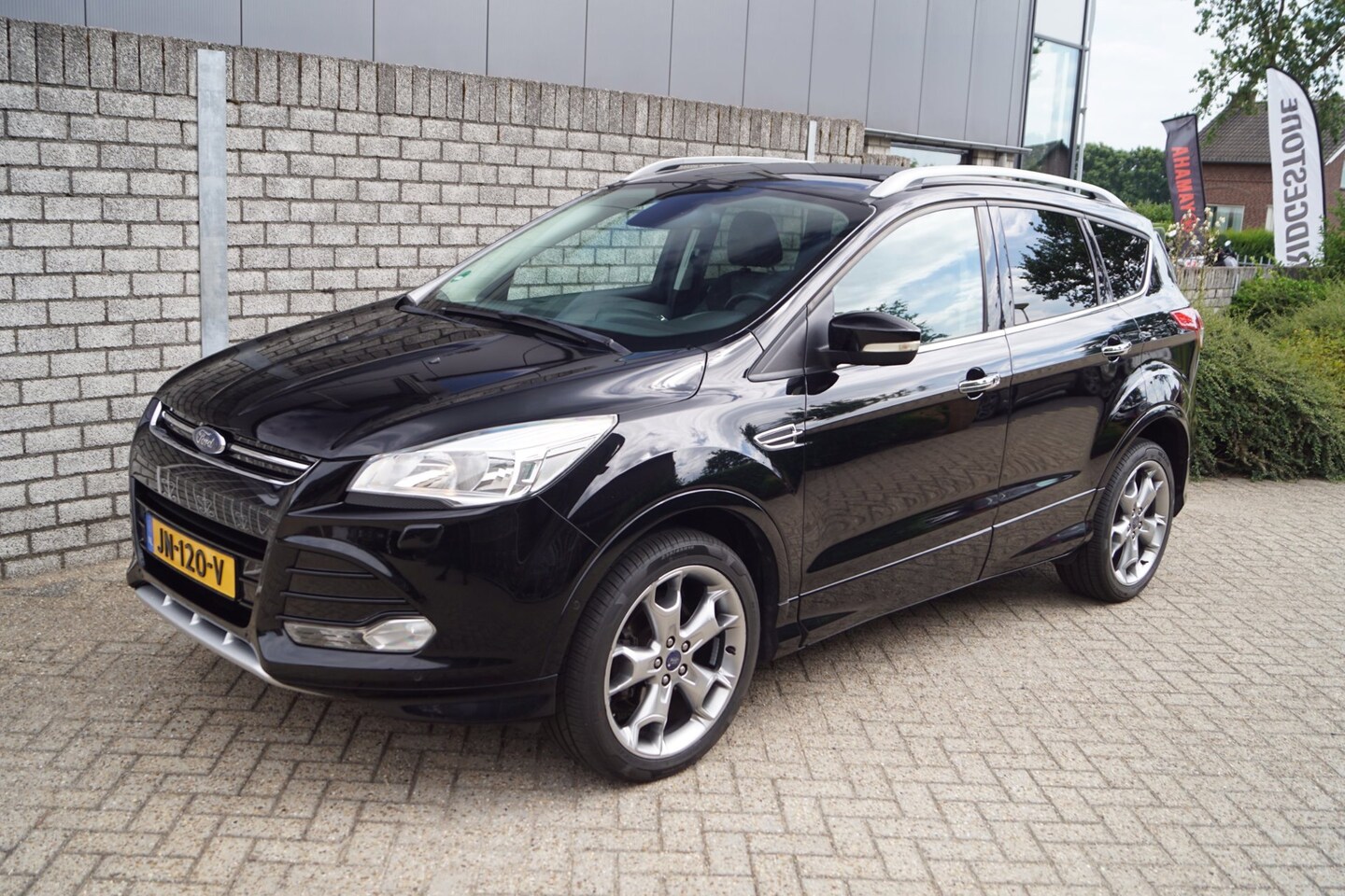 Ford Kuga - 1.5 Titanium Styling Pack 150PK Half Leder Sportst Stoelverw Navi Camera Clima Cruise 2x P - AutoWereld.nl