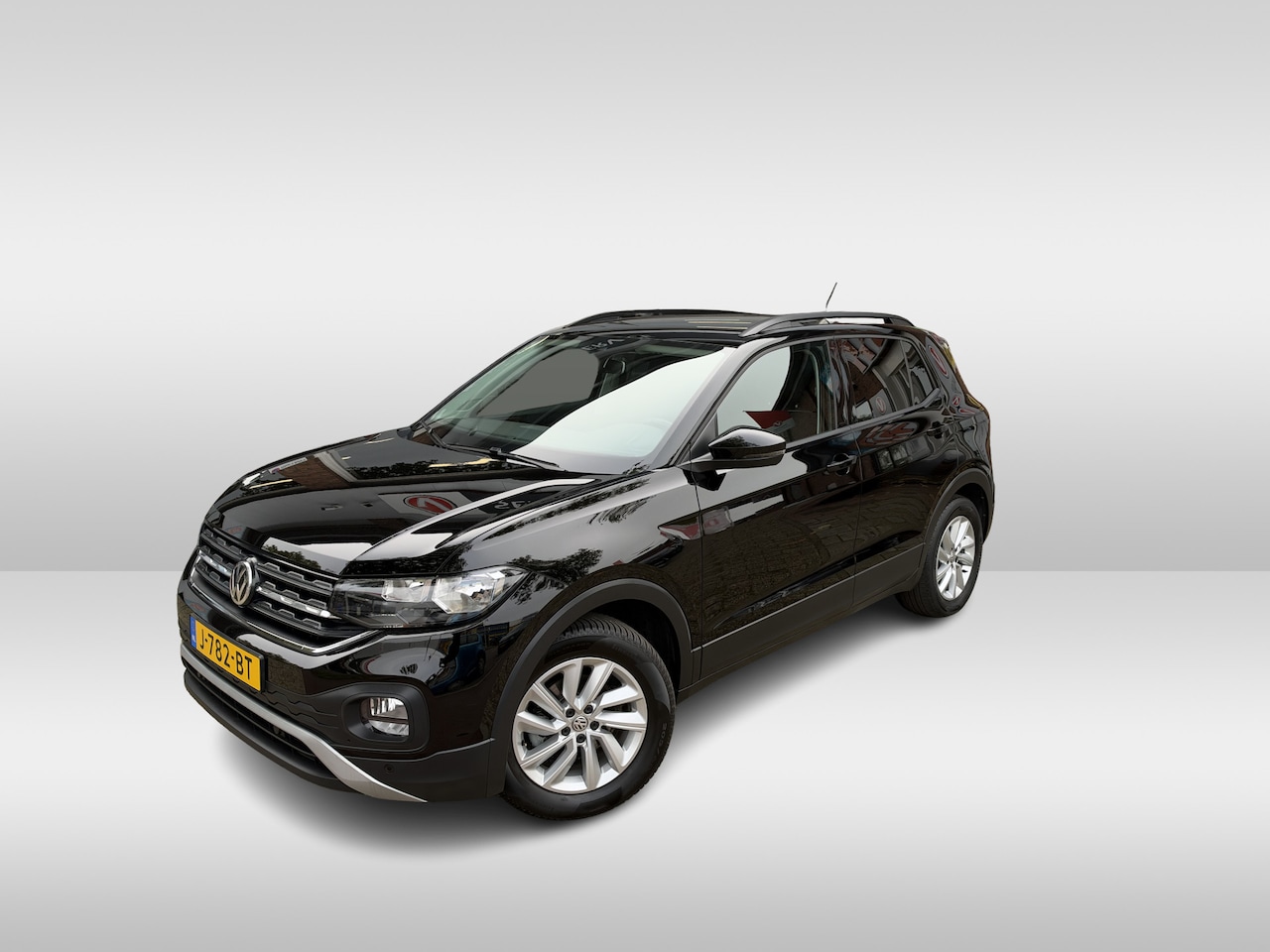 Volkswagen T-Cross - 1.0 TSI Life | applecarplay/android auto | trekhaak | cruisecontrol - AutoWereld.nl