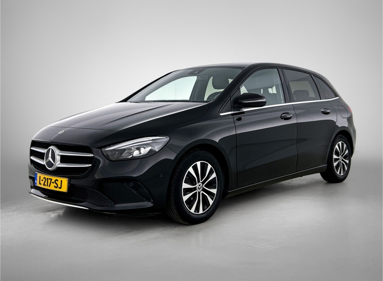 Mercedes-Benz B-klasse - 180 Business Solution Ledkoplampen | Parkeerpakket met achteruitrijcamera | Stoelverwarmin - AutoWereld.nl
