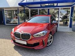 BMW 1-serie - M135i xDrive High Executive Edition Head up / Stuur & Stoel verwarming / ledere kuipstoele