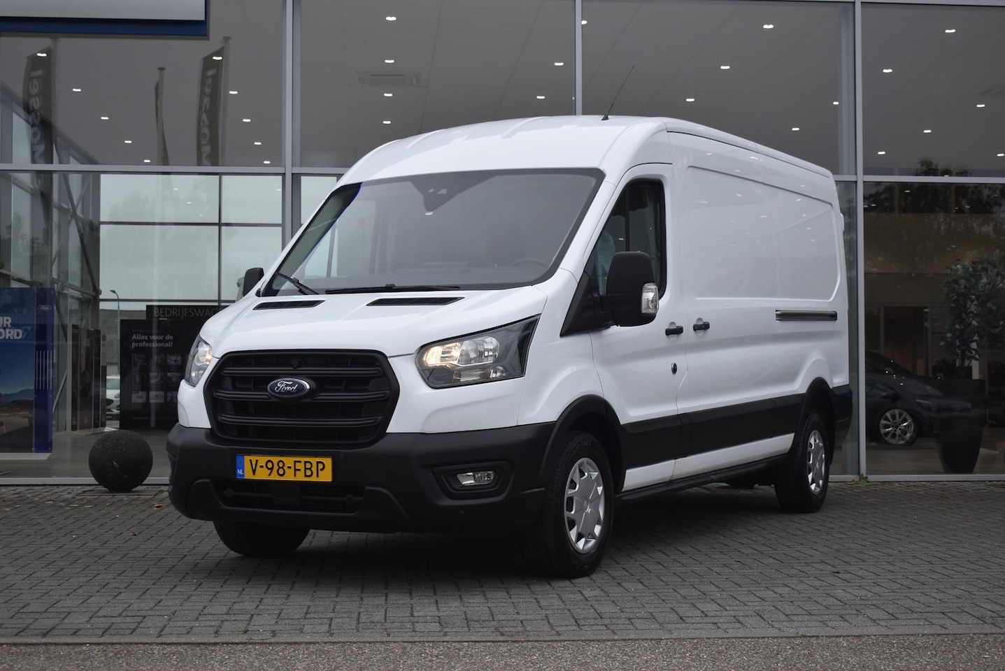 Ford Transit - 350 2.0 TDCI L3H2 Trend | Automaat | Climate Control | Cruise Control | Achteruitrijcamera - AutoWereld.nl