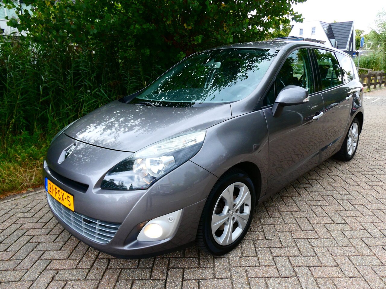 Renault Grand Scénic - 2.0i 140pk Automaat Clima Navi PDC Trekhaak 1300kg. - AutoWereld.nl