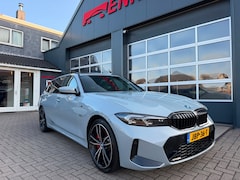 BMW 3-serie Touring - 320e M-Sport Performance / Pano / Hud / 360 Cam / H&K / Full Black