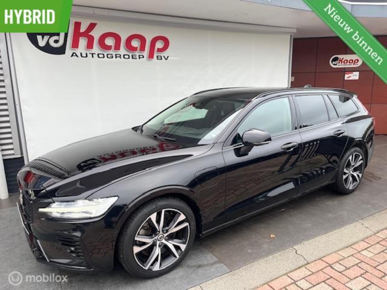 Volvo V60 - 2.0 T6 Plug-in hybrid AWD Ultimate Dark - AutoWereld.nl
