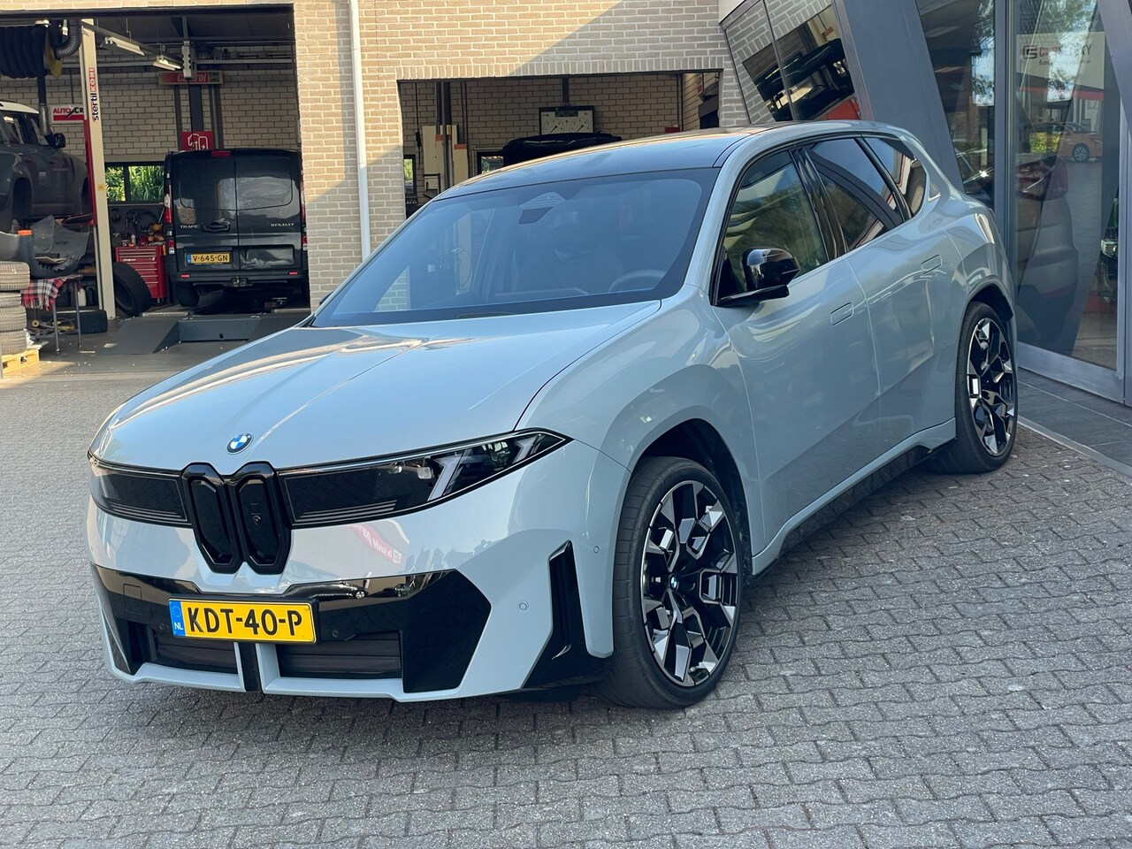 BMW iX3 - 50 xDrive 113 kWh M Sportpakket Pro 22Inch - AutoWereld.nl