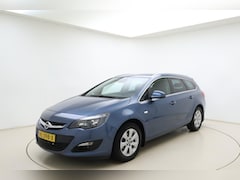 Opel Astra Sports Tourer - 1.4 Turbo Blitz Navigatie | Trekhaak | Stoelverwarming | Parkeersensoren | AGR Stoelen | L