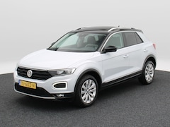 Volkswagen T-Roc - 1.5 TSi Sport 150 Pk | Trekhaak | Adaptive Cruise | Camera | CarPlay | Panorama dak | 17 I