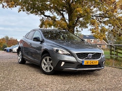 Volvo V40 Cross Country - 2.0 T3 Momentum | Cross Country + Navi + Cruise Nu € 8.975,