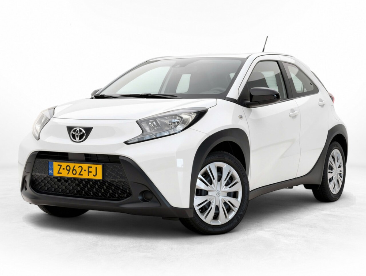 Toyota Aygo X - 1.0 VVT-i MT play 1.0 VVT-i MT Play - AutoWereld.nl