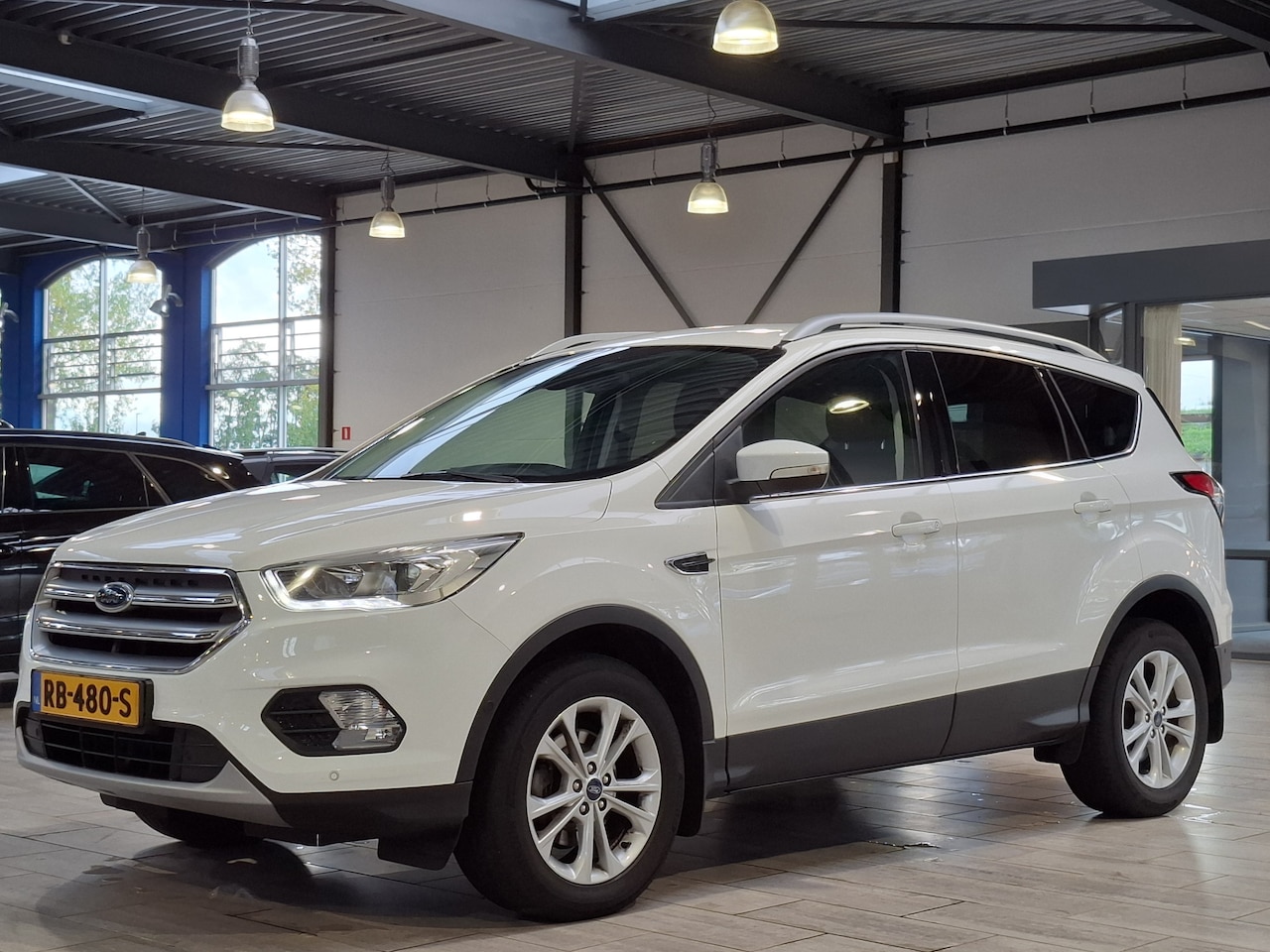 Ford Kuga - 1.5 EcoBoost Titanium | Trekhaak | Camera | Cruise | Carplay | Climate | 1800KG Trekgewich - AutoWereld.nl