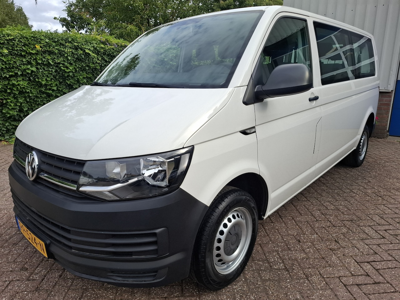 Volkswagen Transporter Kombi - 2.0 TSI L2H1 18995.- INCL BTW 9-PERSOONS BENZINE 150PK - AutoWereld.nl