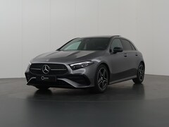 Mercedes-Benz A-klasse - 180 Star Edition AMG Line | Night | Panoramadak | Sfeerverlichting | MULTIBEAM LED | Stoel
