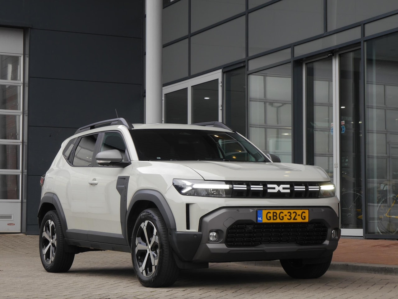 Dacia Duster - 1.6 Hybrid 140 Journey | Automaat | Carplay | Rondom Camera | Lichtmetalen velgen | Cruise - AutoWereld.nl