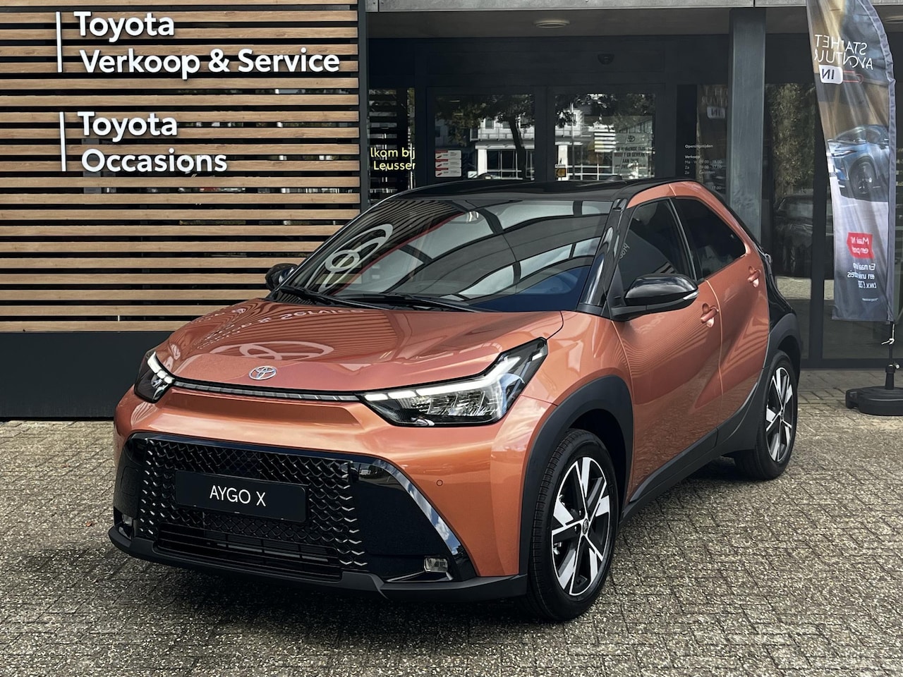 Toyota Aygo X - Hybrid 115 pulse APPLE/ANDROID KEYLESS PARK-SENSOR CAMERA CLIMA 17"LMV EL-SPIEGELS PRIVACY - AutoWereld.nl
