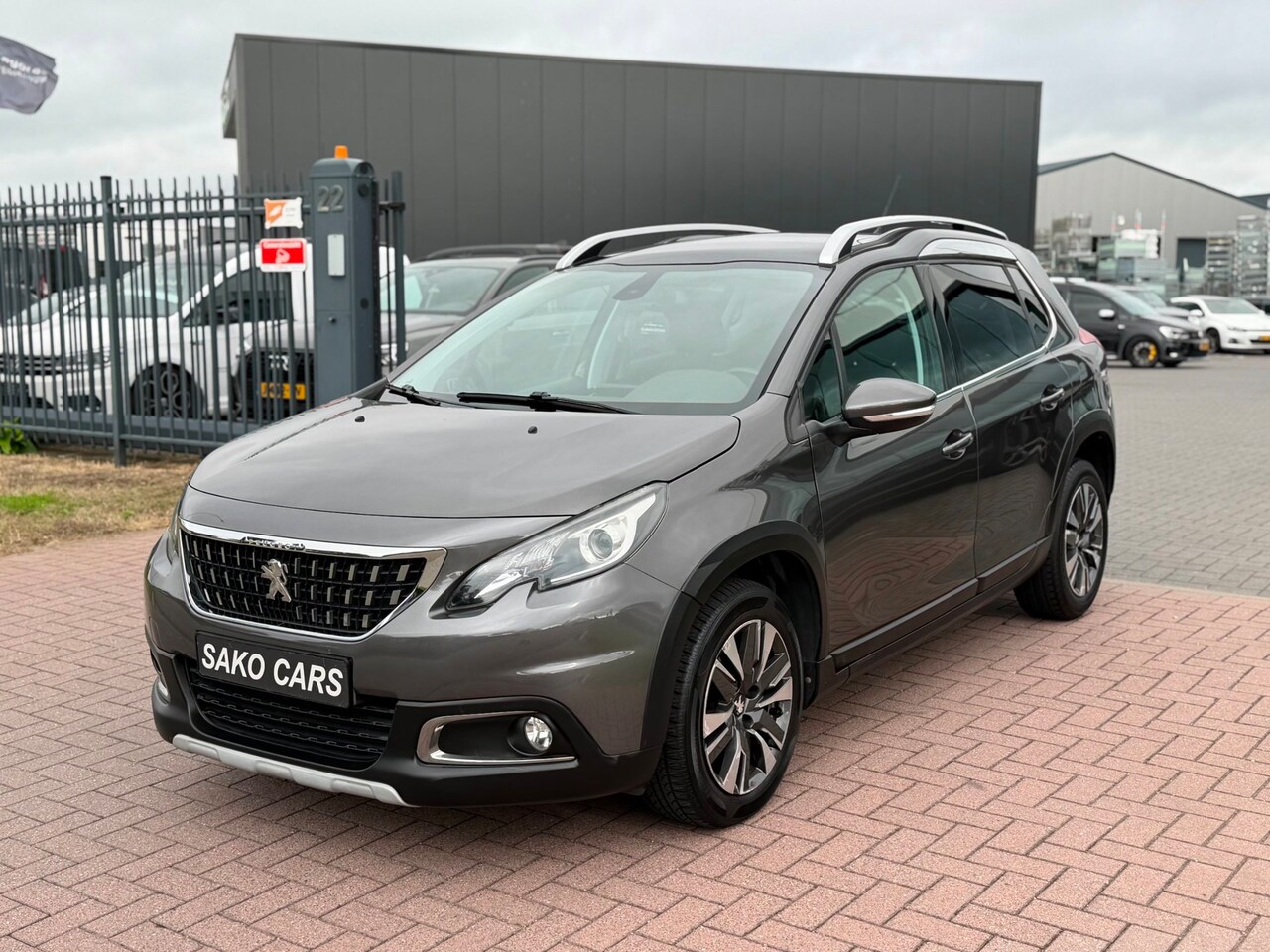 Peugeot 2008 - 1.2 PureTech Blue Lease Allure 2019 Automaat - AutoWereld.nl