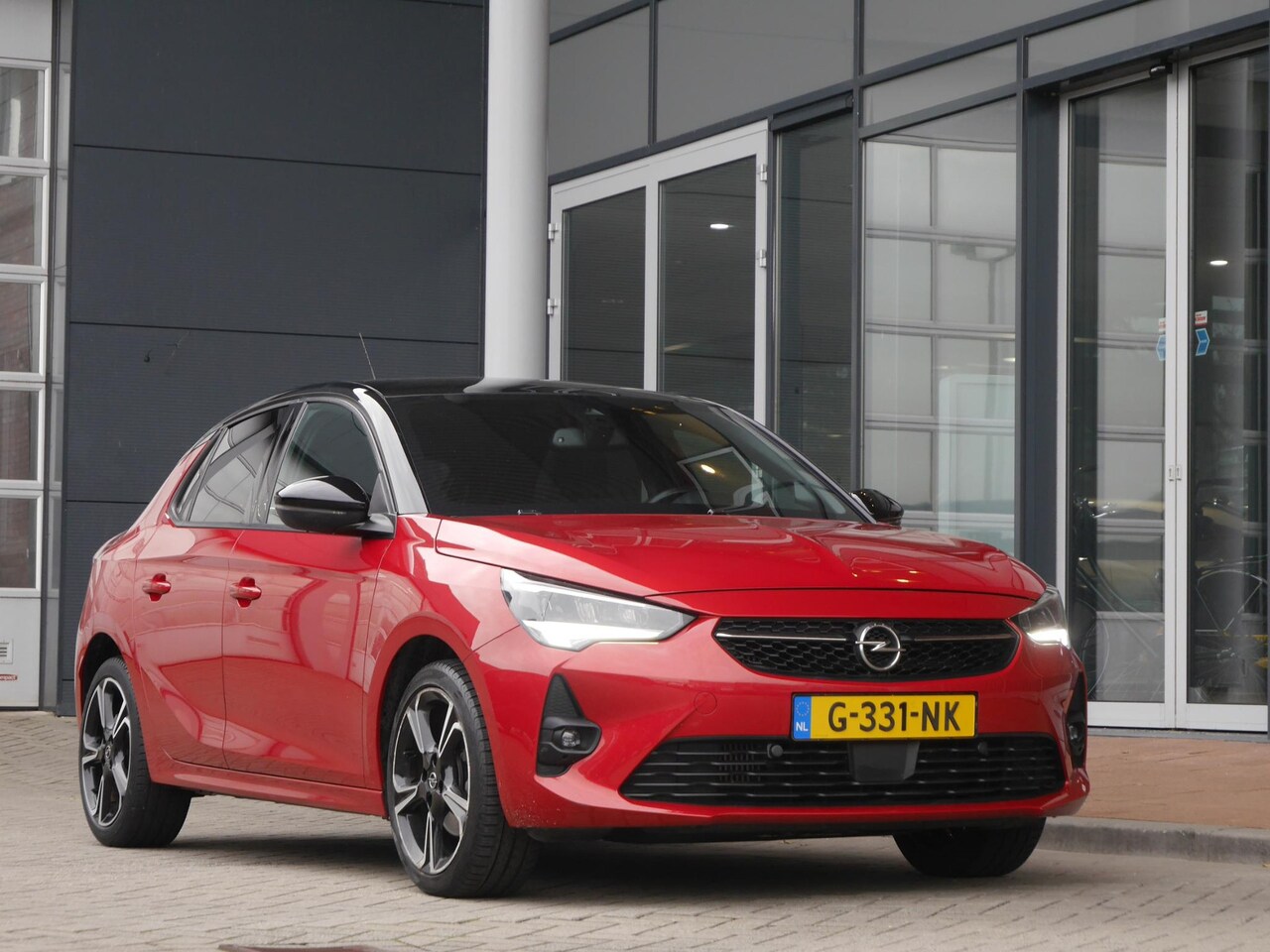 Opel Corsa - 1.2 GS Line | Panoramadak | Verwarmd stuurwiel | Stoelverwarming | Navigatie | Carplay | L - AutoWereld.nl