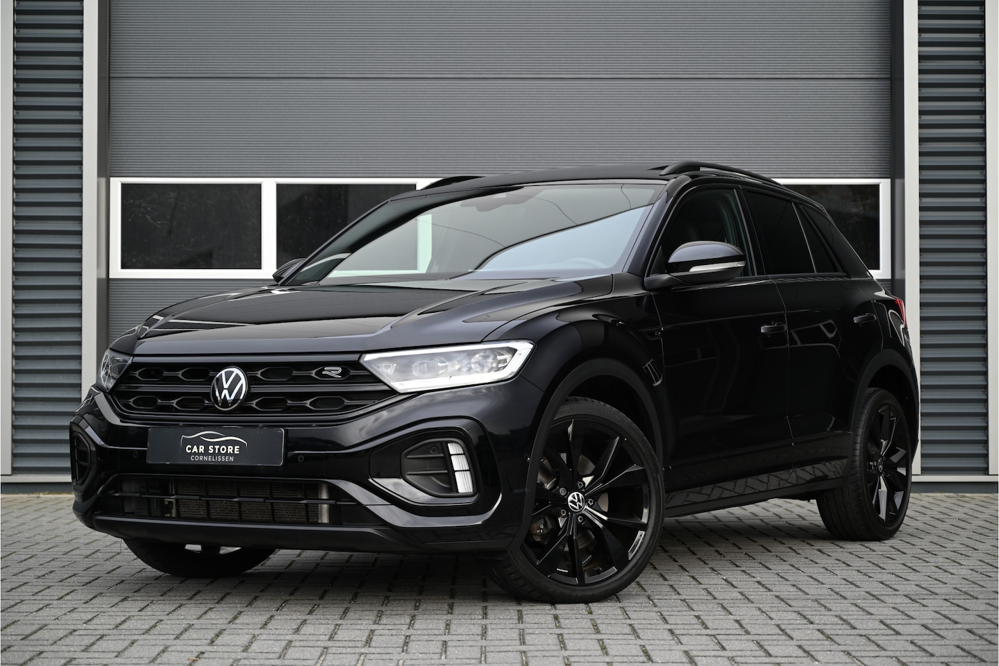 Volkswagen T-Roc - 1.5 TSI / 3 X R-LINE / PANO / BLACK STYLE / IQ LIGHTS / VIRTUAL / CAMERA / ACC / TREKHAAK - AutoWereld.nl