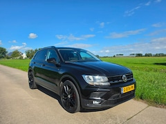 Volkswagen Tiguan - 1.5 TSI 20"LMV stoelverwarming trekhaak 136.952km