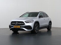 Mercedes-Benz GLA-Klasse - 180 Business Solution AMG | Night | Widescreen | Stoelverwarming | Extra getint glas |