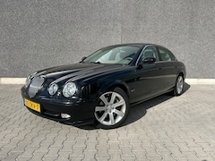 Jaguar S-type - 4.2 V8 Sport | AUTOMAAT | LEDER | MEMORY | NAVI | BLUETOOTH | CC | APK T/M 28-7-2027 | AFL