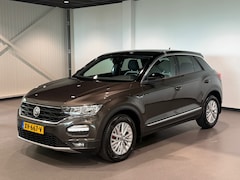 Volkswagen T-Roc - 1.5 TSI Style DigitalCockpit|Camera|Navigatie|Carplay|BeatsAudio
