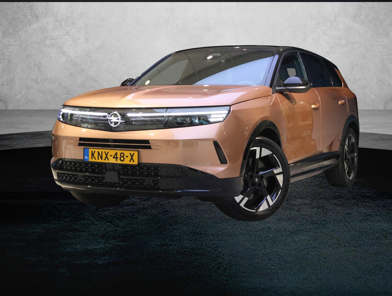 Opel Grandland - SUV 195 pk Plug-in-Hybrid Ultimate | Trekhaak | Panoramisch Schuifdak | Focal Premium Audi - AutoWereld.nl