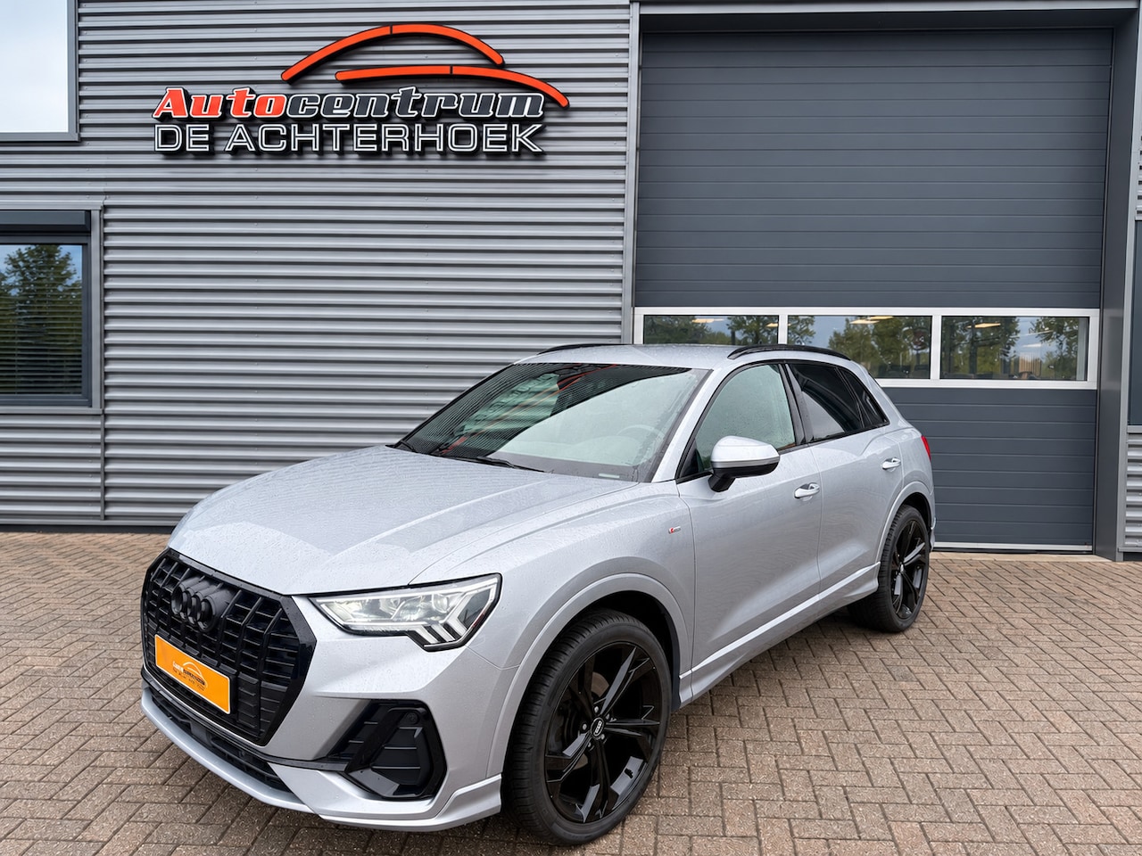 Audi Q3 - 35 TFSI S edition S-Line / Keyless / Trekhaak!! - AutoWereld.nl