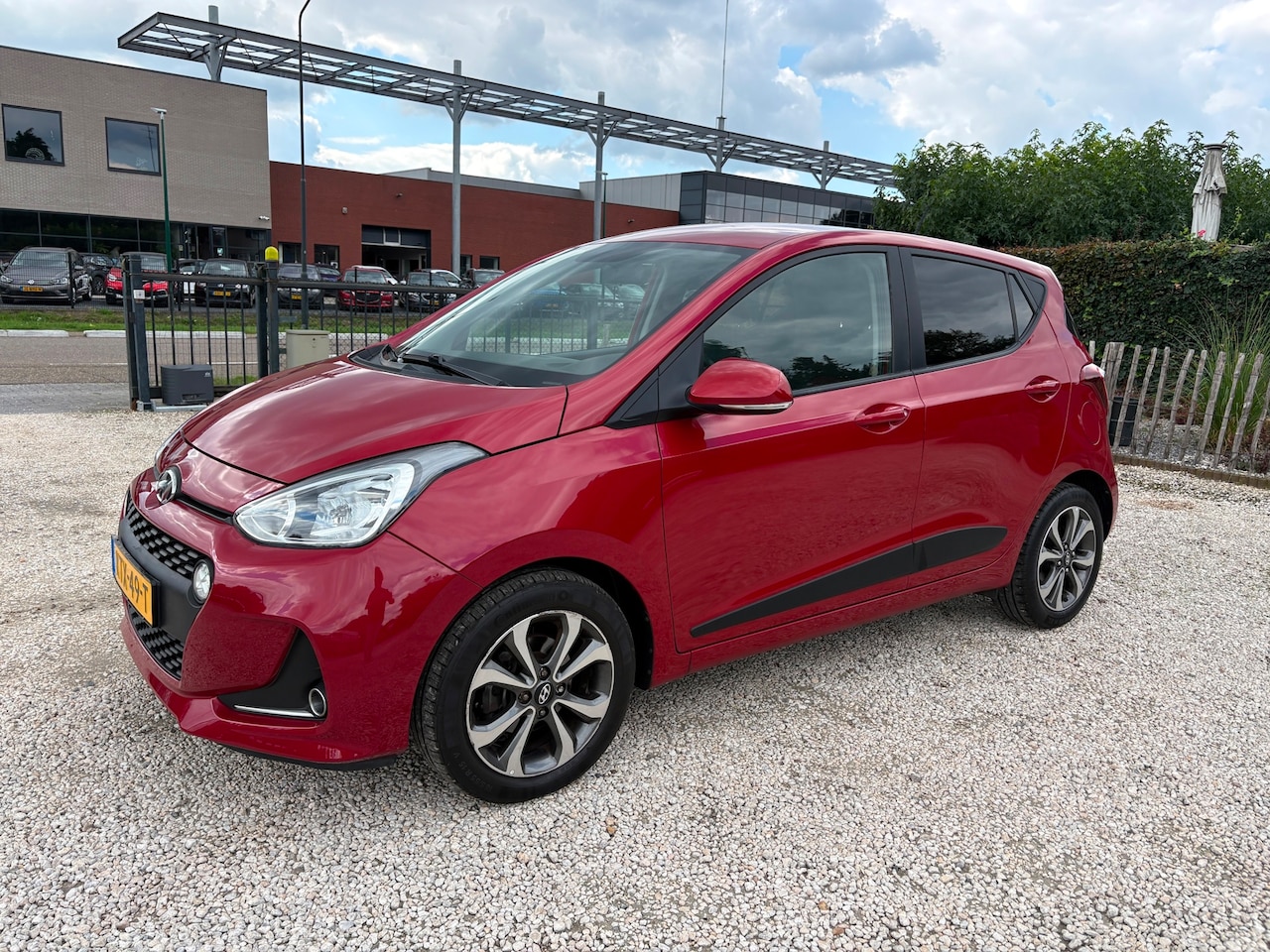 Hyundai i10 - 1.0i Premium Stoelverwarming, Climate, Apple Carplay - AutoWereld.nl