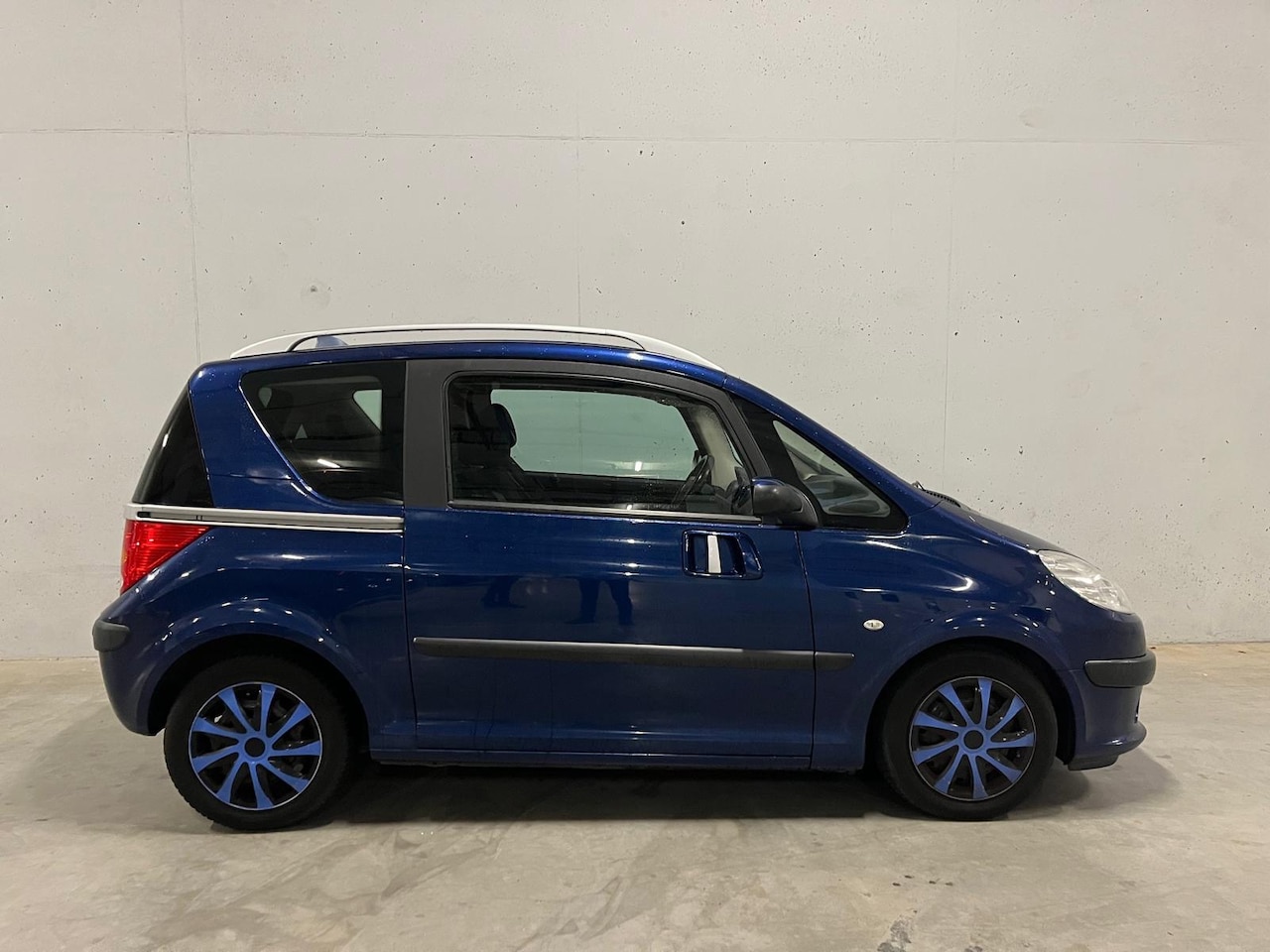 Peugeot 1007 - 1.4-16V Gentry Clima Cruise C. APK NAP - AutoWereld.nl