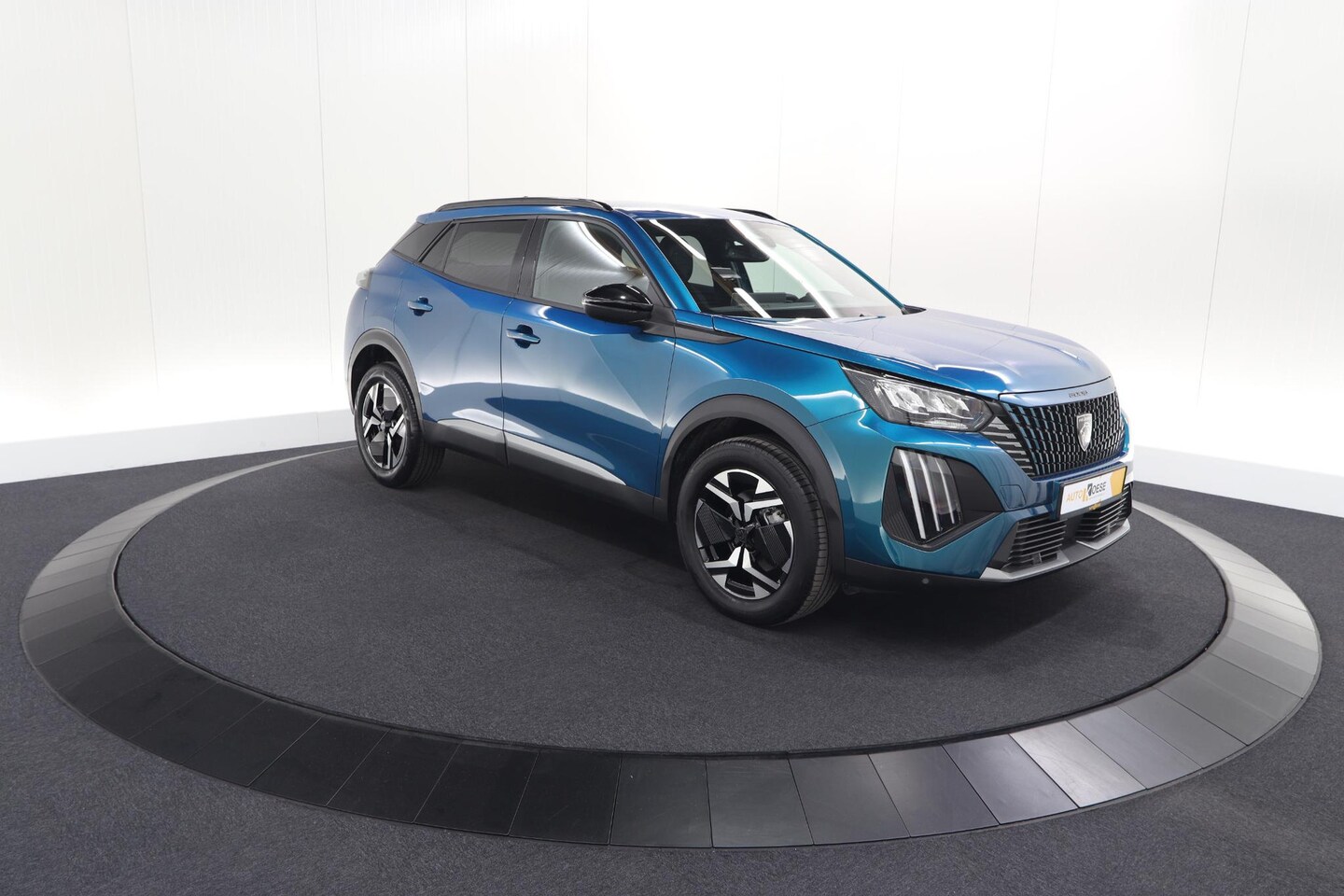 Peugeot 2008 - 1.2 Hybrid 145 Allure | Apple Carplay | Climate Control | Parkeersensoren Voor + Achter - AutoWereld.nl