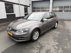 Volkswagen Golf - 1.0 TSI Trendline Airco, navigatie, licht metalen velgen, enz