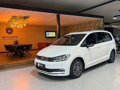 Volkswagen Touran - 1.5 TSI United Garantie|Trekhaak|Xenon|ACC|Navi|Stoelverwarming|Rijklaar