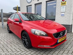 Volvo V40 - 1.6 D2 Momentum / Trekhaak / Cruise Controle / Airco / Centrale vergrendeling
