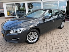 Volvo V60 - 1.6 T3 Momentum/ Leder/ Navi/ trekhaak/ Cruise/ Airco/ Wifi