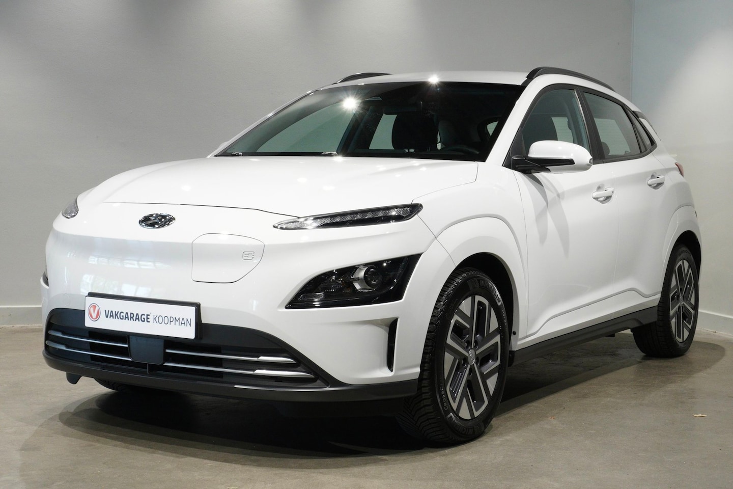 Hyundai Kona Electric - EV Comfort 64 kWh SOH 96%|ACC|Carplay|Warmtepomp - AutoWereld.nl