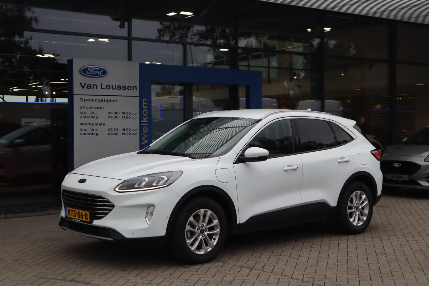 Ford Kuga - 2.5 PHEV TITANIUM-X AFN-TREKHAAK B&O-AUDIO AD-CRUISE CLIMA BLIND-SPOT WINTERPACK EL-ACHTER - AutoWereld.nl