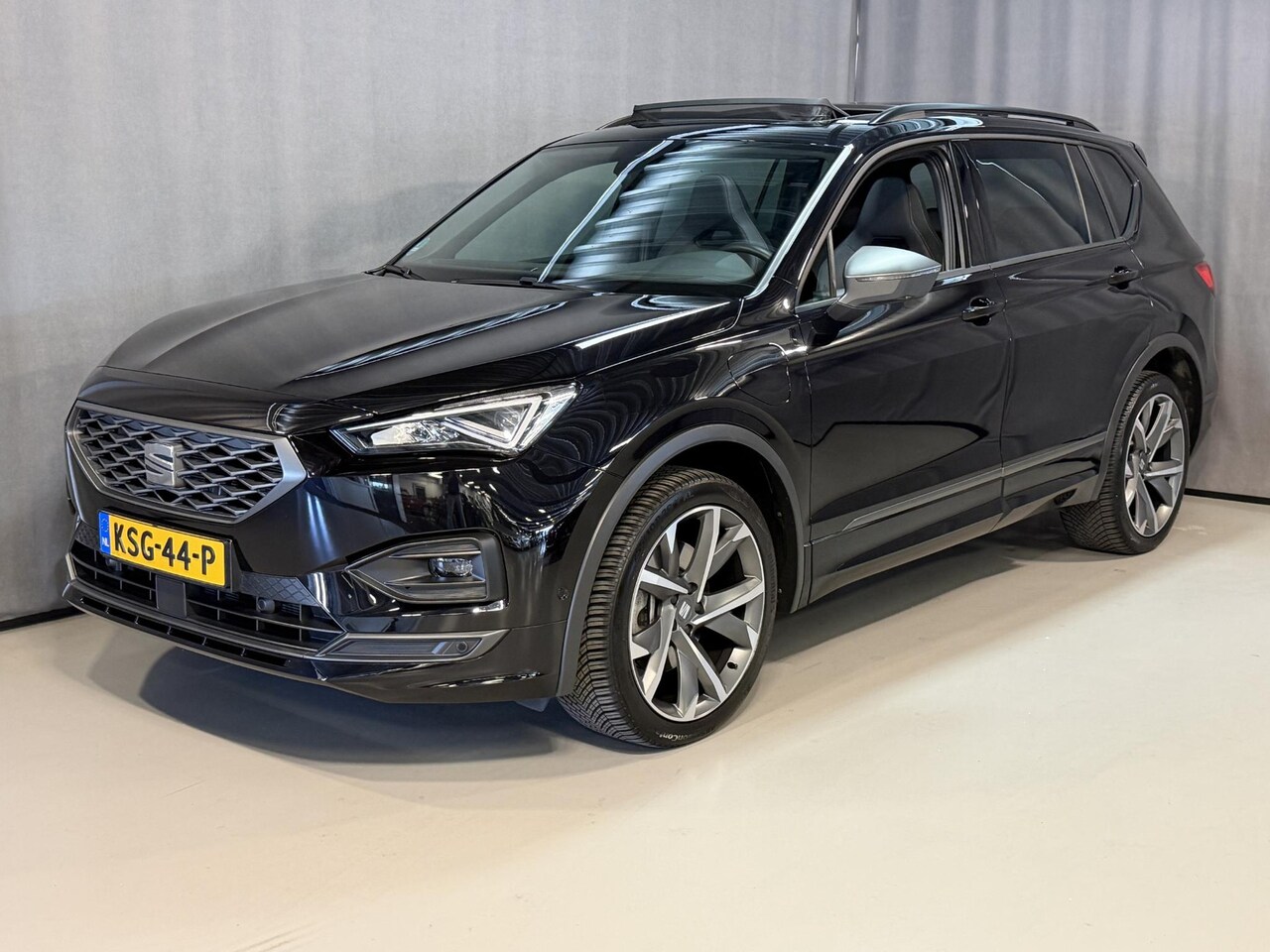 SEAT Tarraco - 1.4 TSI e-Hybrid PHEV FR Business Intense 20"/Panoramadak/Trekhaak/Camera/Keyless/Dodehoek - AutoWereld.nl