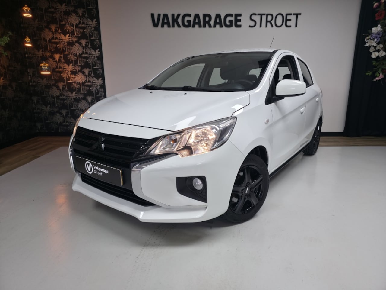 Mitsubishi Space Star - 1.2 Cool+ | Apple/Android | zwart LMV | oh.beurt | 1e eigenaar - AutoWereld.nl