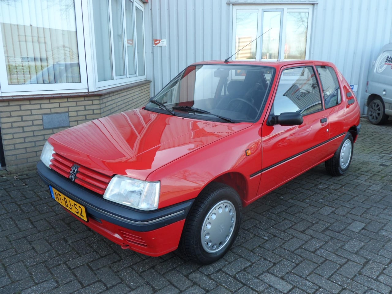 Peugeot 205 - 1.1 Forever 19.920KM !!!! - AutoWereld.nl