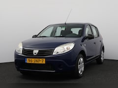 Dacia Sandero - 1.2 Ambiance APK 09-2027/ D-Riem verv: 137.000 KM/ Airco/ Trekhaak/ Radio-CD AUX & USB/ Ge